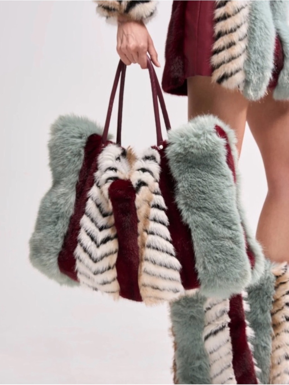 NWOT have it all faux fur tote bag purse